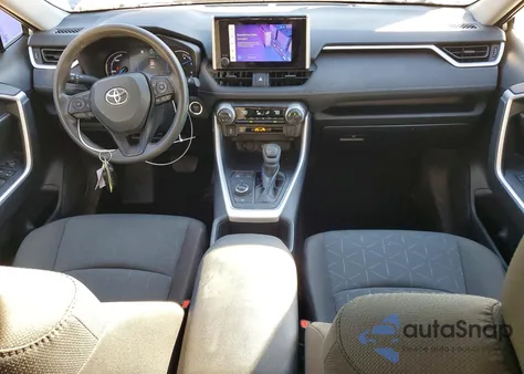 2024 Toyota Rav4 Xle z USA, uszkodzony, nr VIN 2T3RWRFV4RW241646